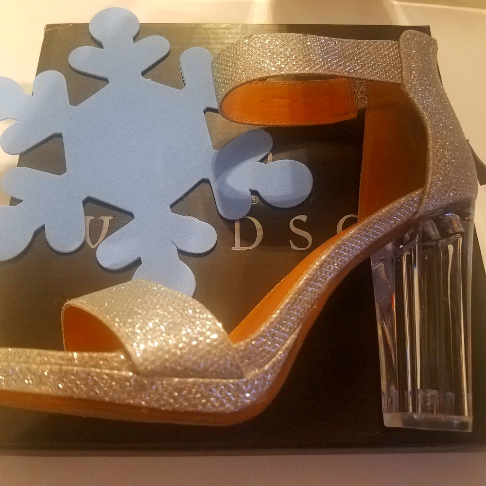 SALE!!! BEAUTIFUL PARTY SHOES NEW size 6.5